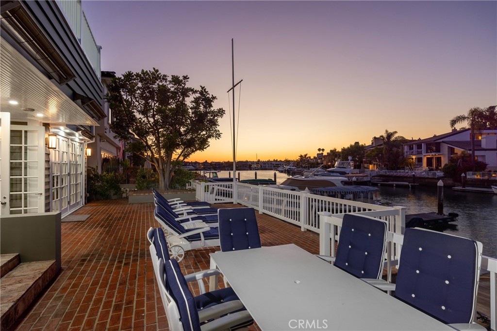 736 Harbor Island Drive