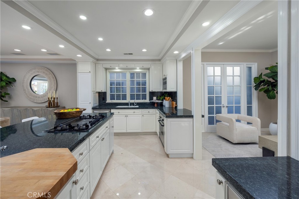 736 Harbor Island Drive