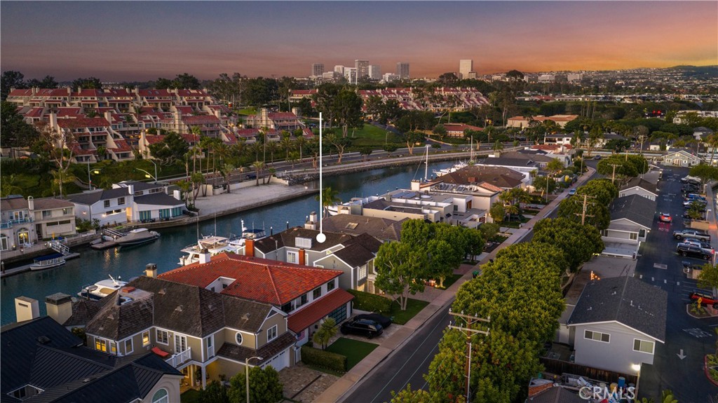 736 Harbor Island Drive