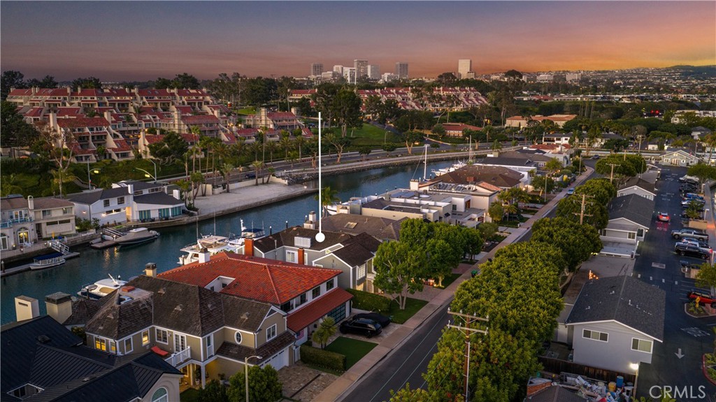 736 Harbor Island Drive