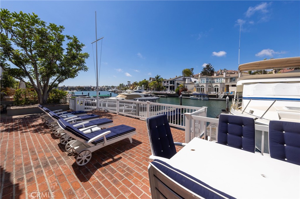 736 Harbor Island Drive
