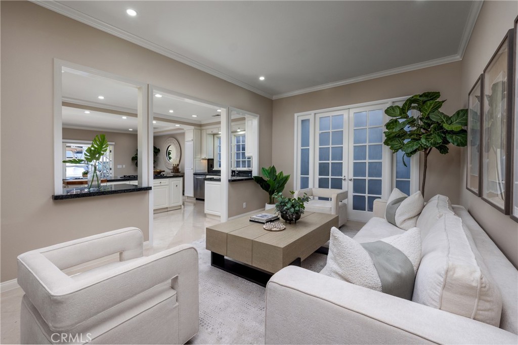 736 Harbor Island Drive
