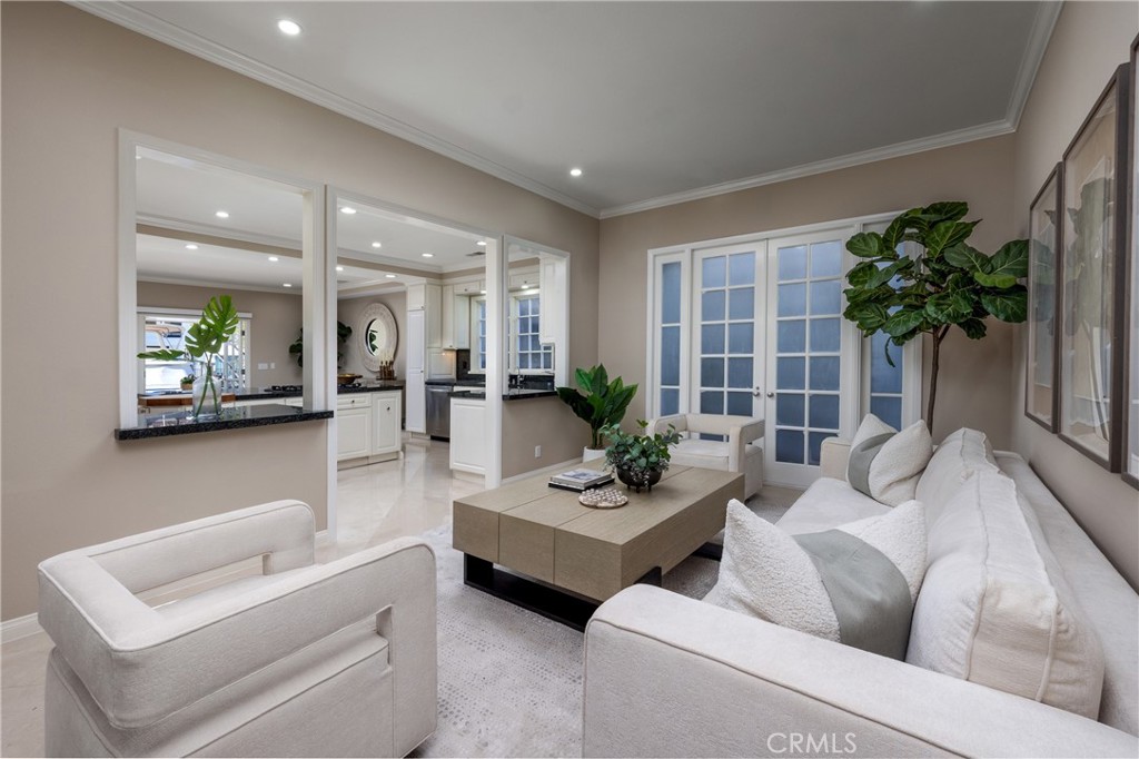 736 Harbor Island Drive