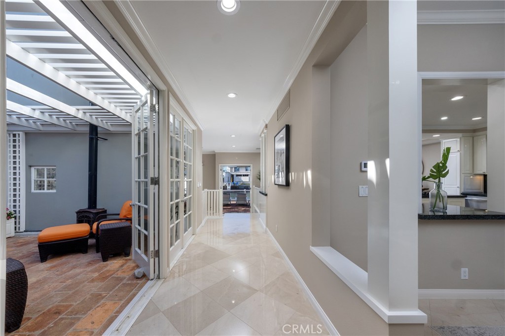 736 Harbor Island Drive