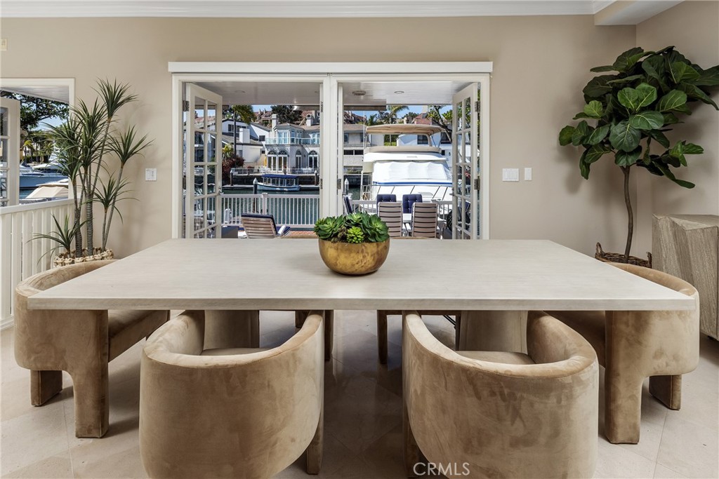 736 Harbor Island Drive