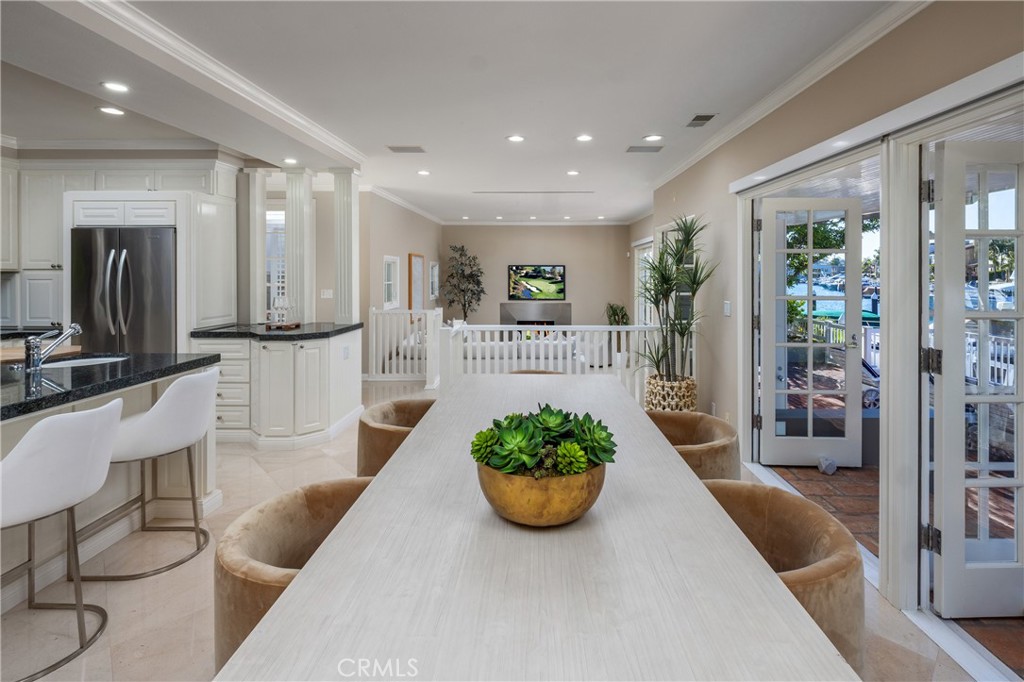 736 Harbor Island Drive