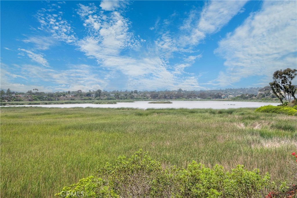 543 LAGUNA Drive