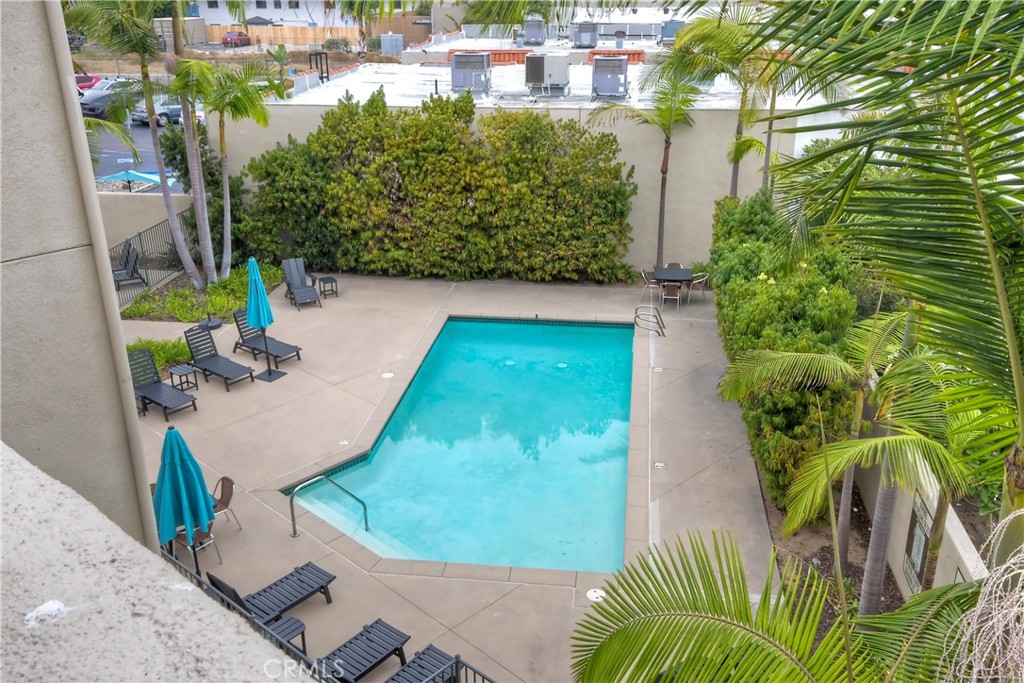 543 LAGUNA Drive