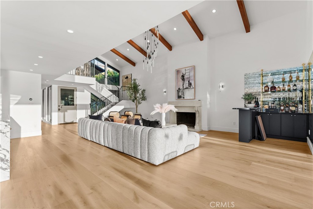 16861 Edgewater