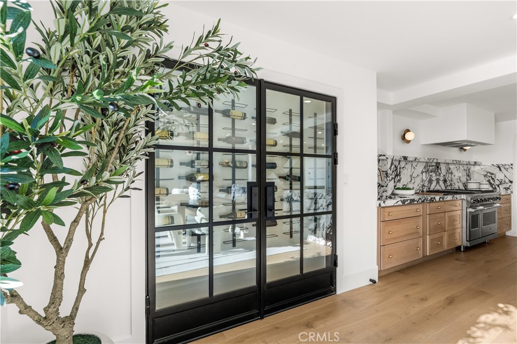 16861 Edgewater