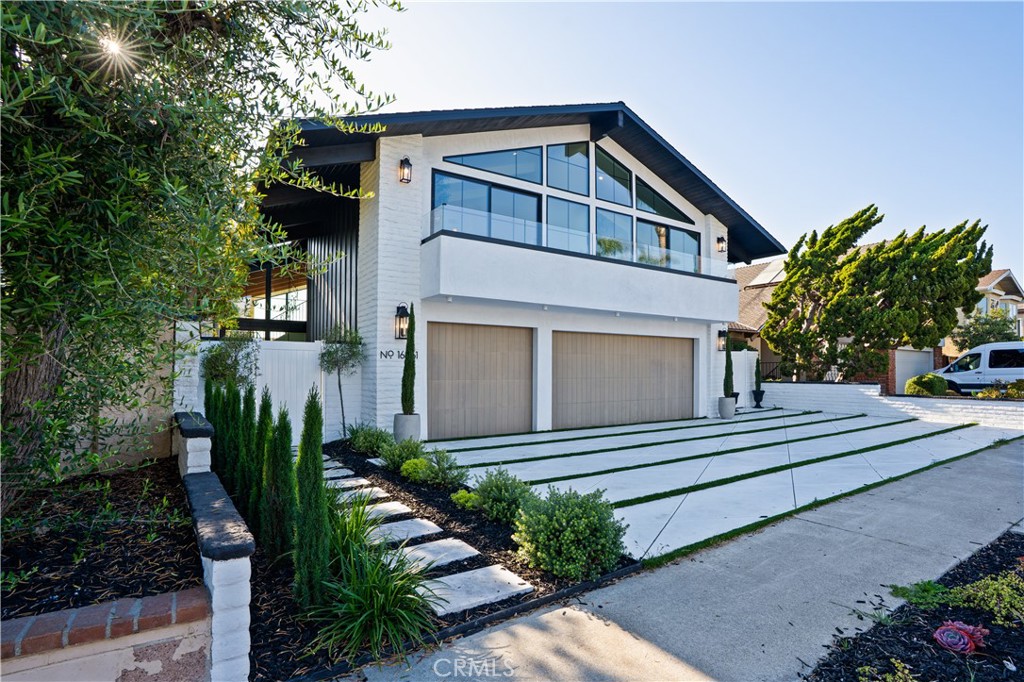 16861 Edgewater