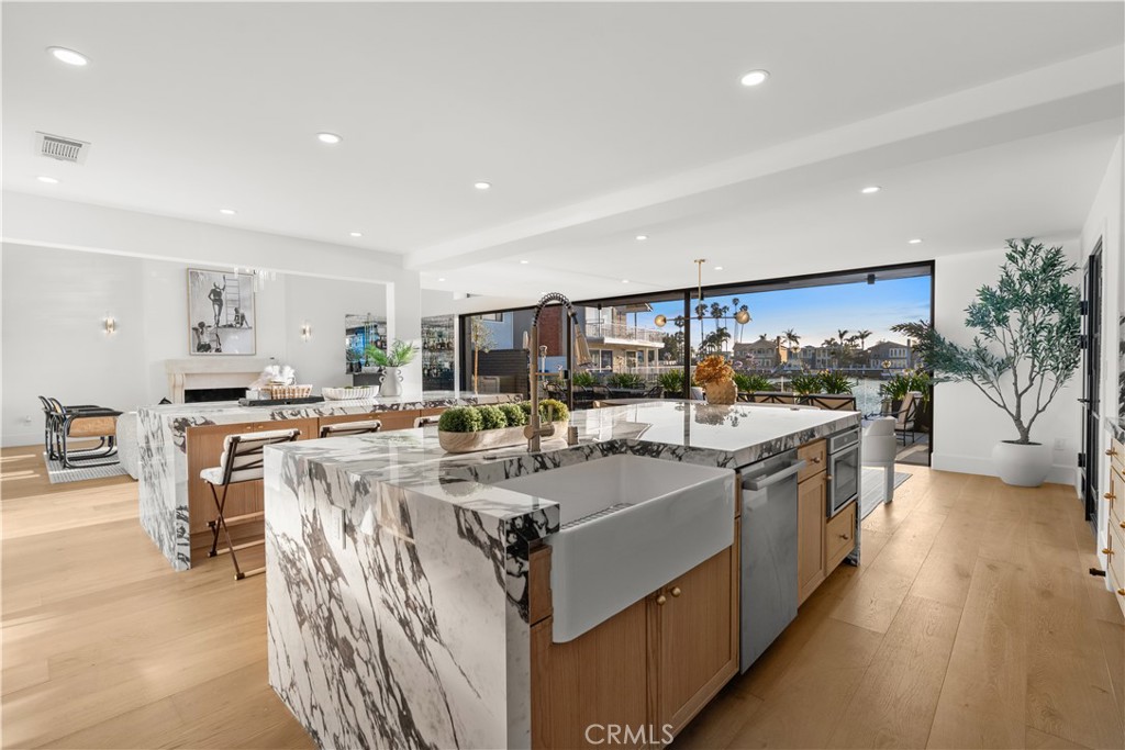 16861 Edgewater