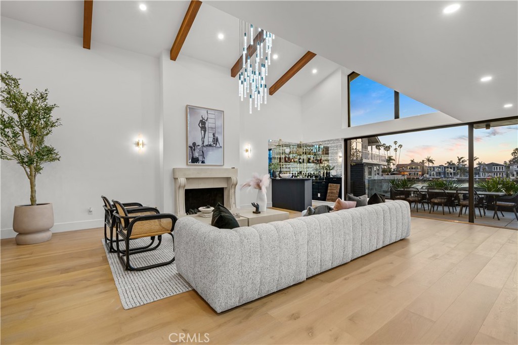 16861 Edgewater