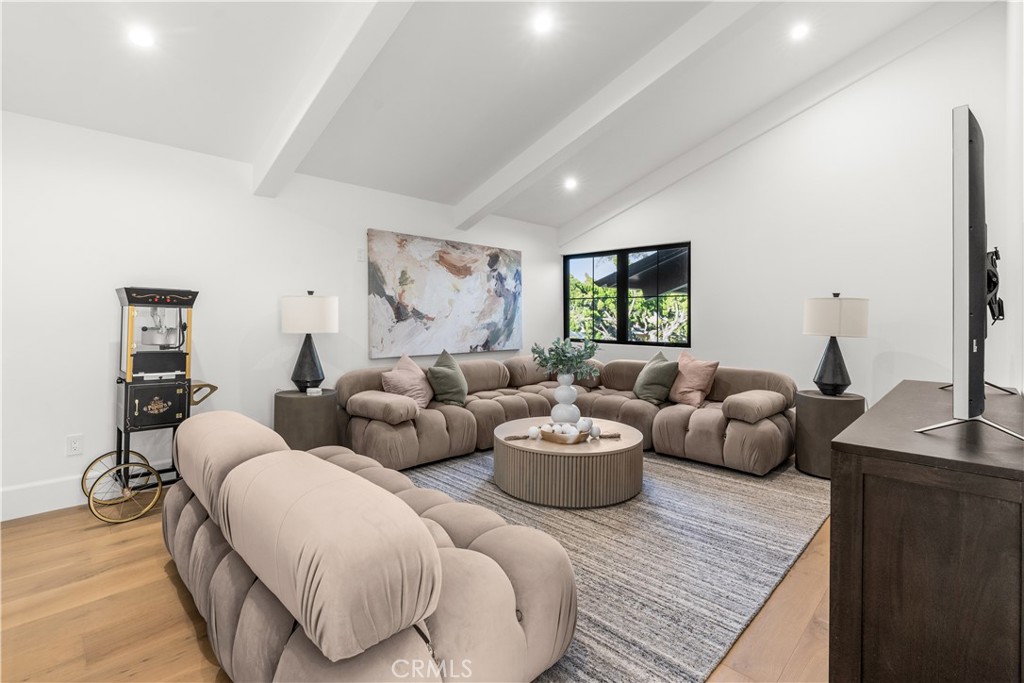16861 Edgewater
