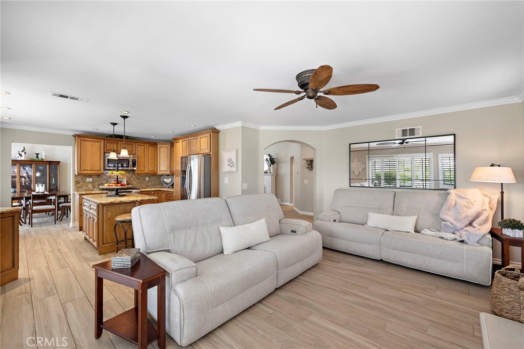 17935 Via Casitas