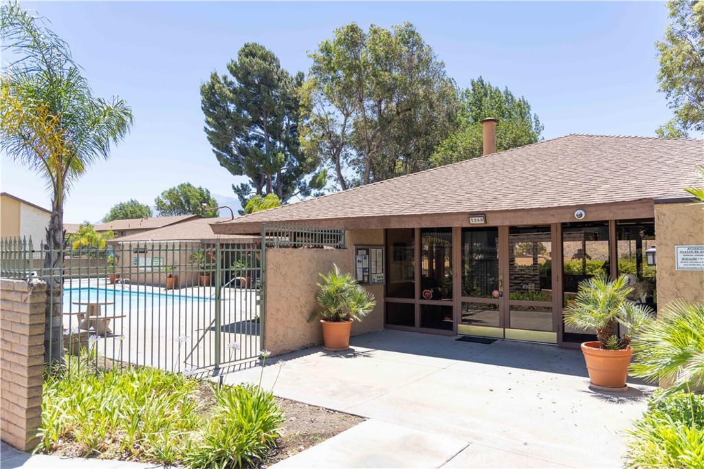 1272 Vista Serena