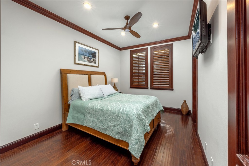 5612 OCEAN VISTA Drive