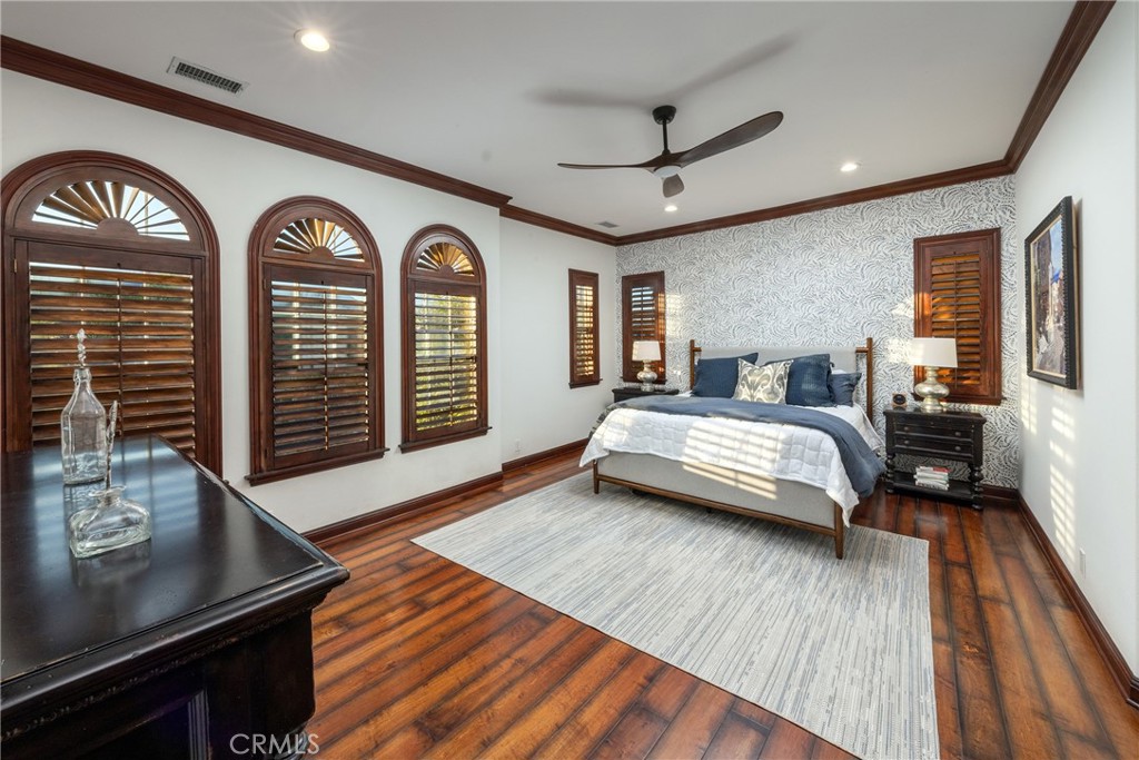 5612 OCEAN VISTA Drive