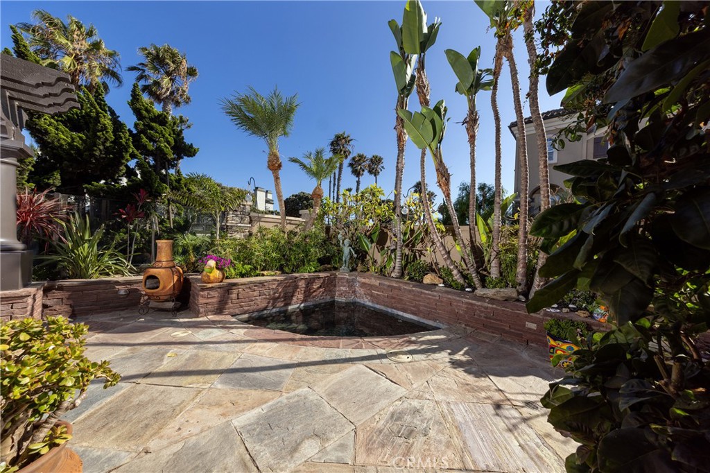 5612 OCEAN VISTA Drive