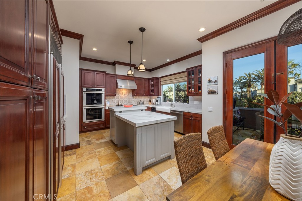 5612 OCEAN VISTA Drive