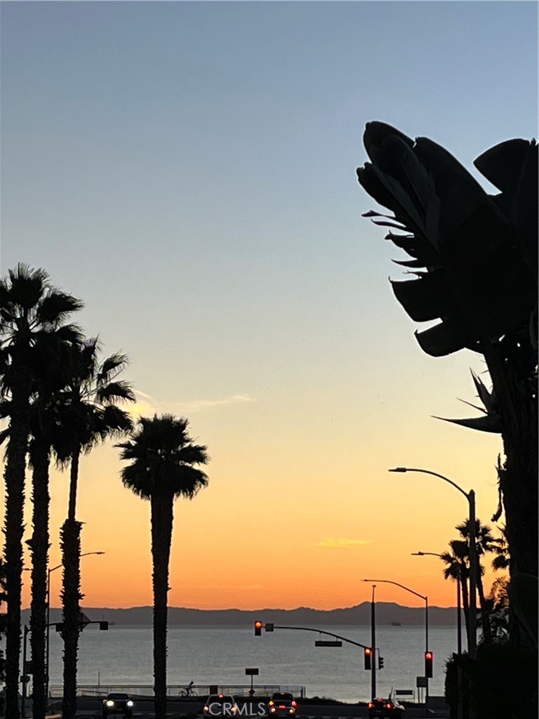 5612 OCEAN VISTA Drive