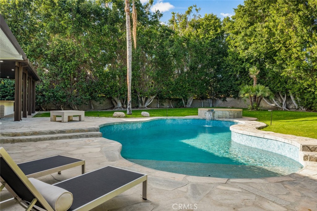 72020 Palm Crest Dr