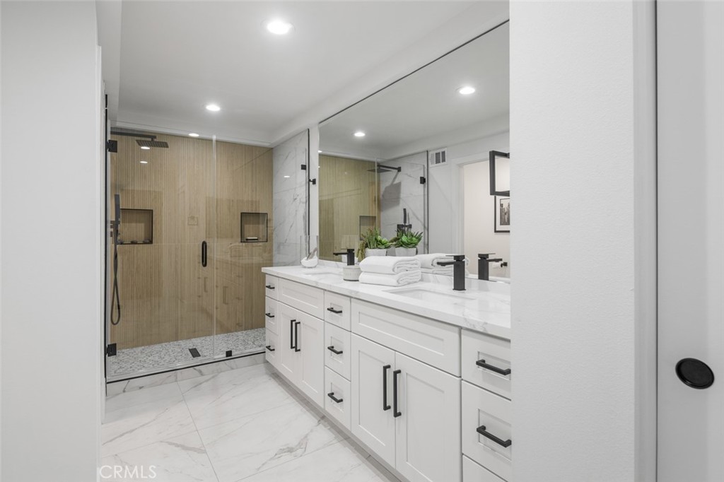 22627 Lakeside Lane