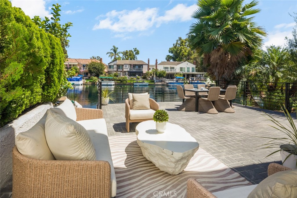 22627 Lakeside Lane