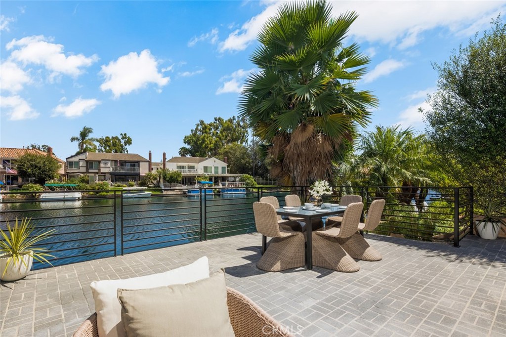 22627 Lakeside Lane