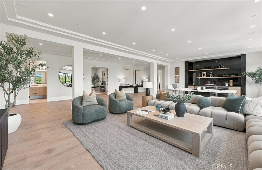 76 Hillcrest Lane