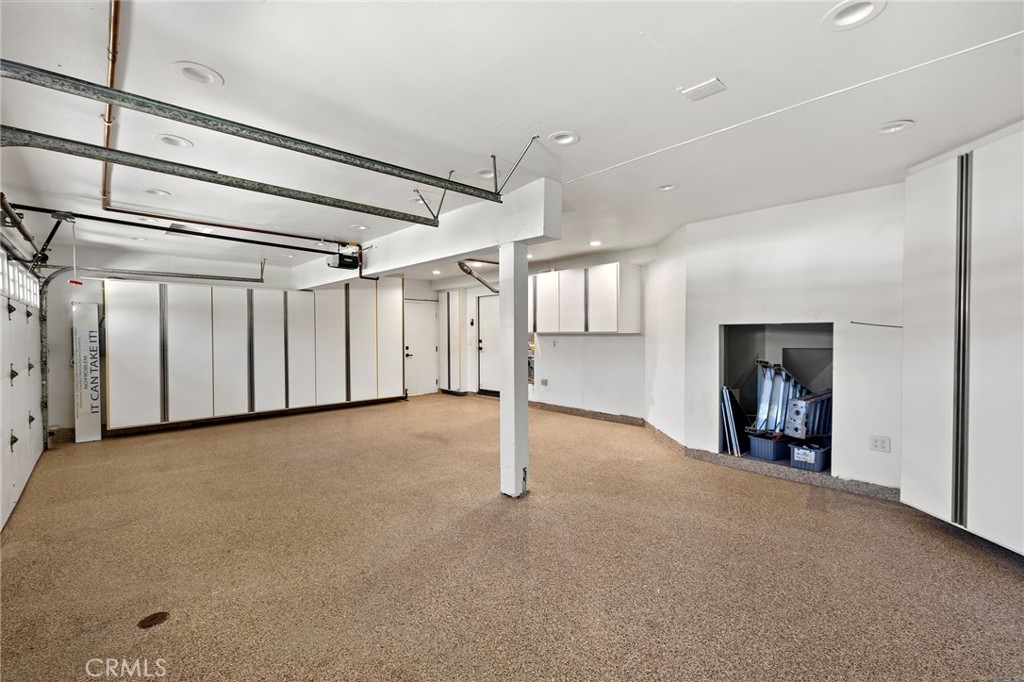 2 Bootstrap Court