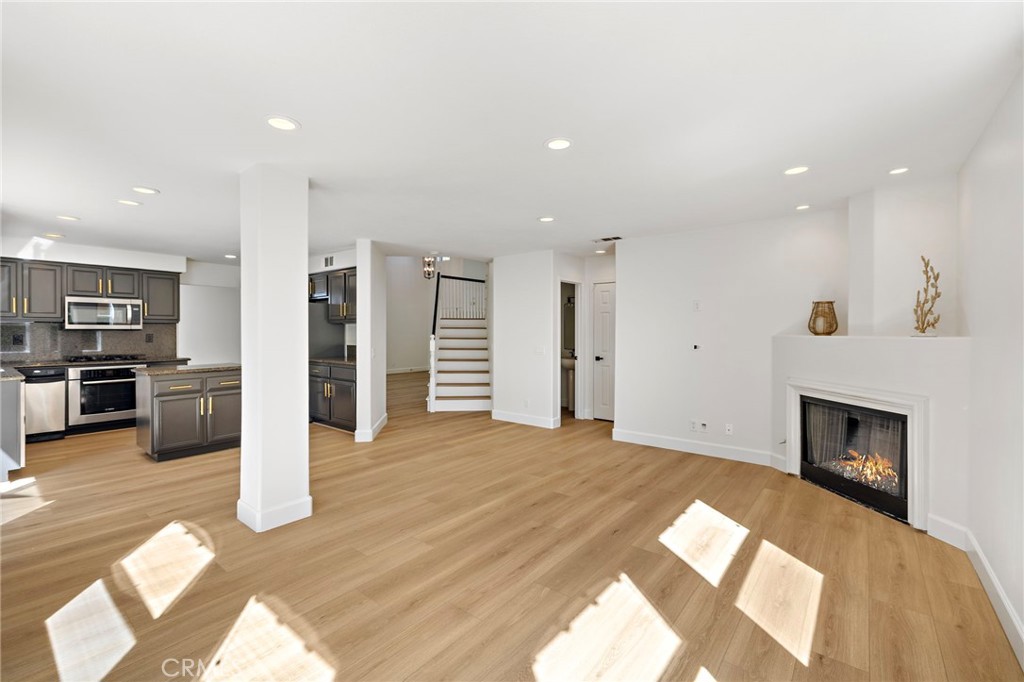 2 Bootstrap Court