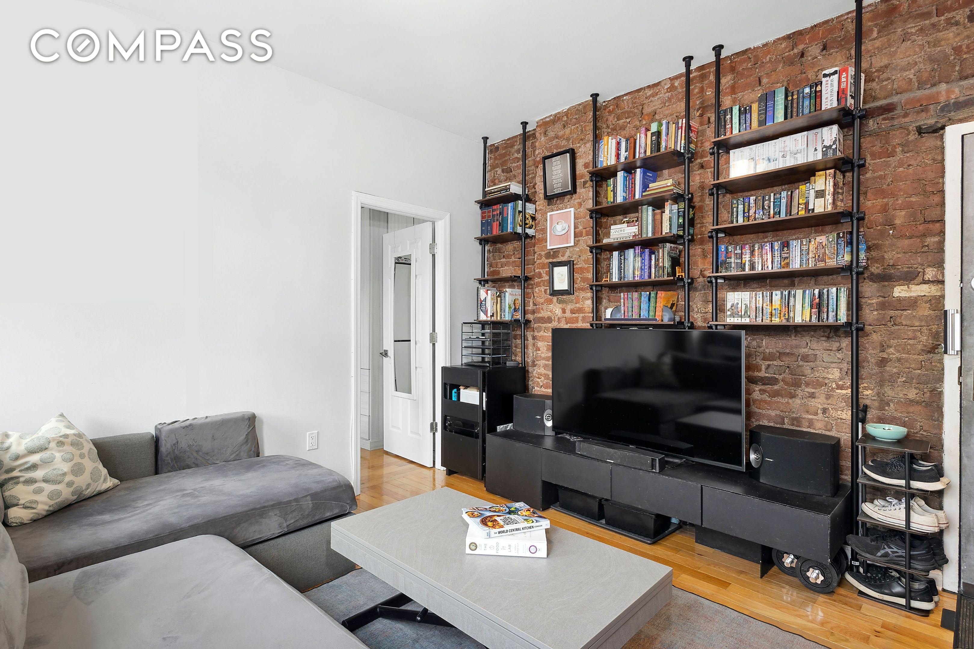 124 Thompson Street 21