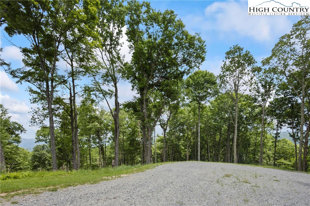 WR44 6964 Beech Mountain Road
