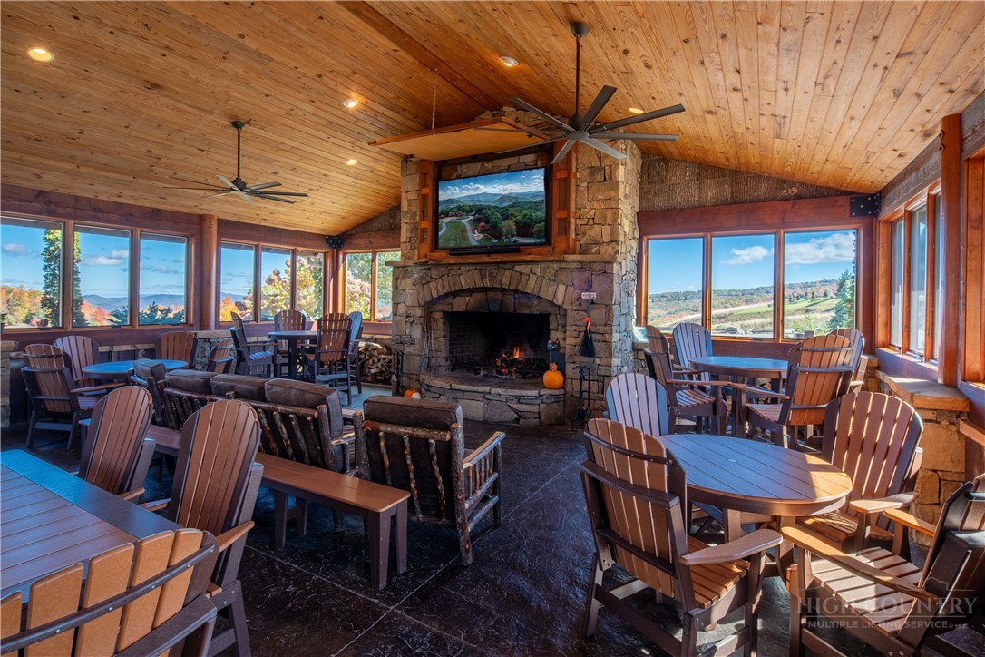 WR44 6964 Beech Mountain Road