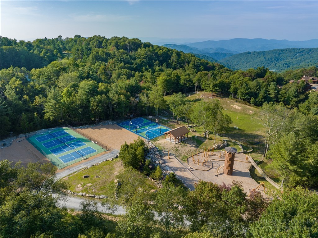 WR44 6964 Beech Mountain Road