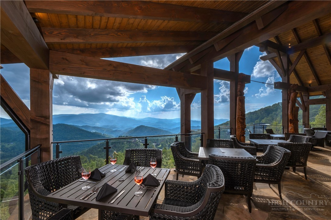 WR44 6964 Beech Mountain Road