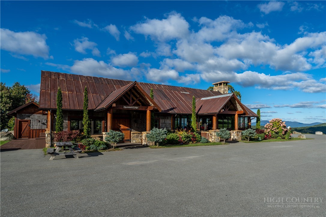 WR44 6964 Beech Mountain Road