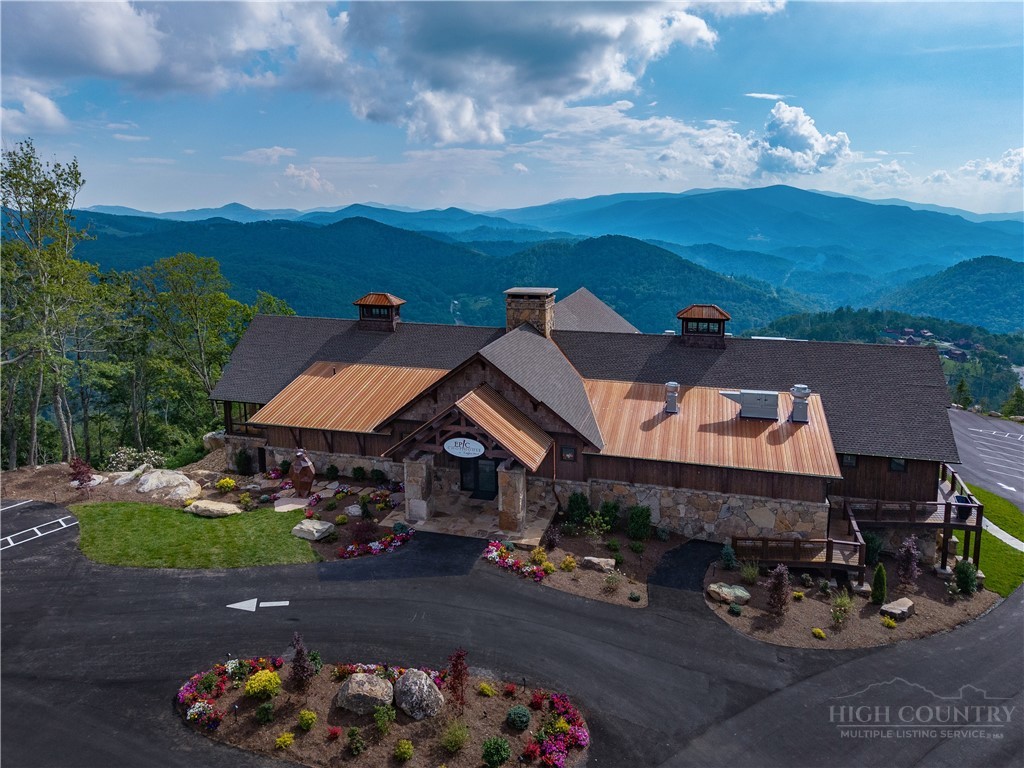 WR44 6964 Beech Mountain Road
