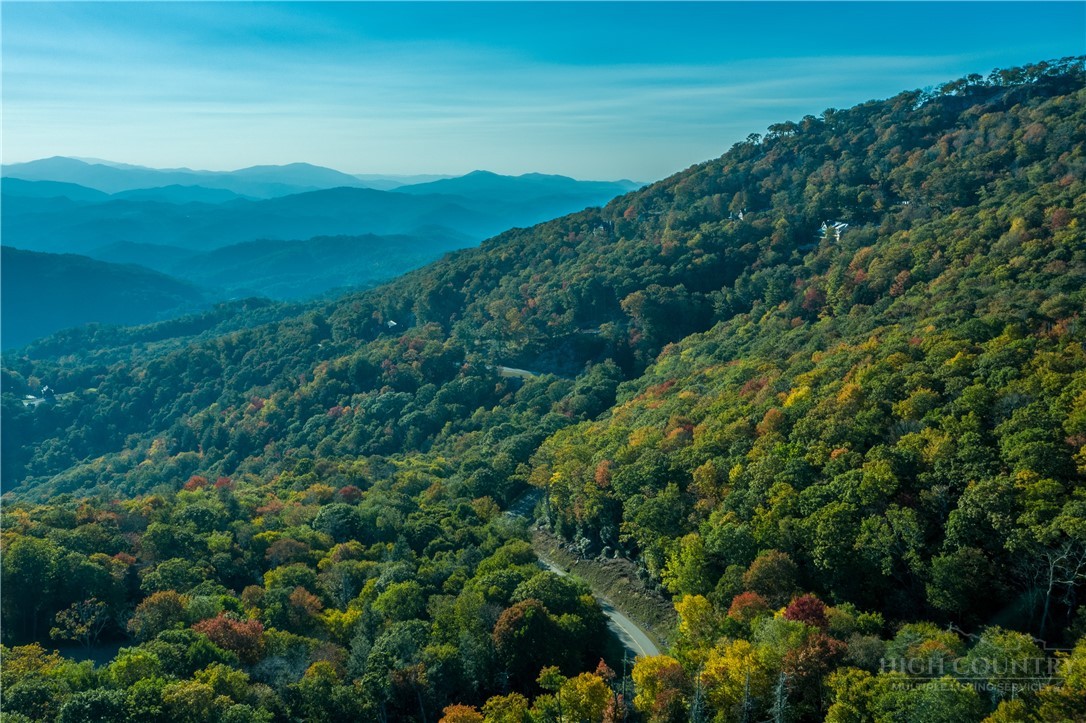 WR44 6964 Beech Mountain Road