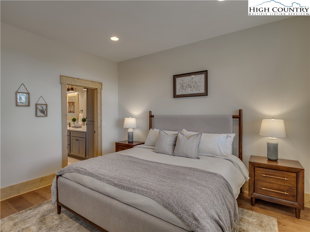221 N Bear Rock Trail