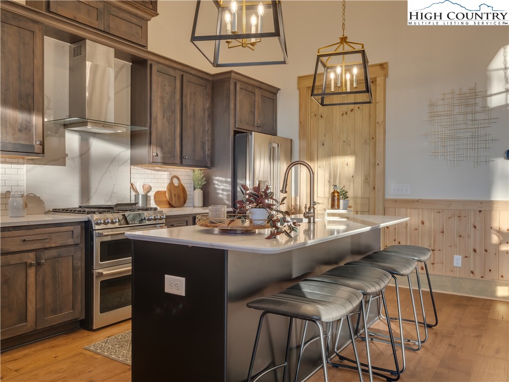 221 N Bear Rock Trail
