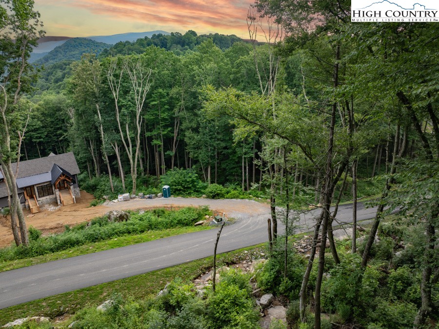 L58 Eagle Cliff Trail