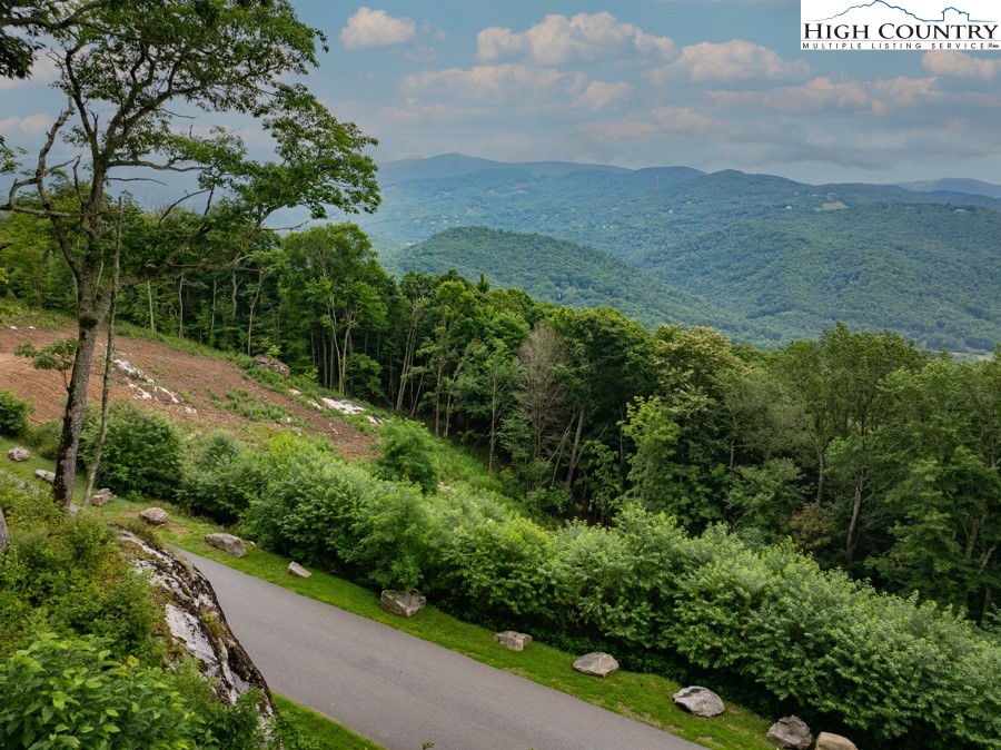 L58 Eagle Cliff Trail