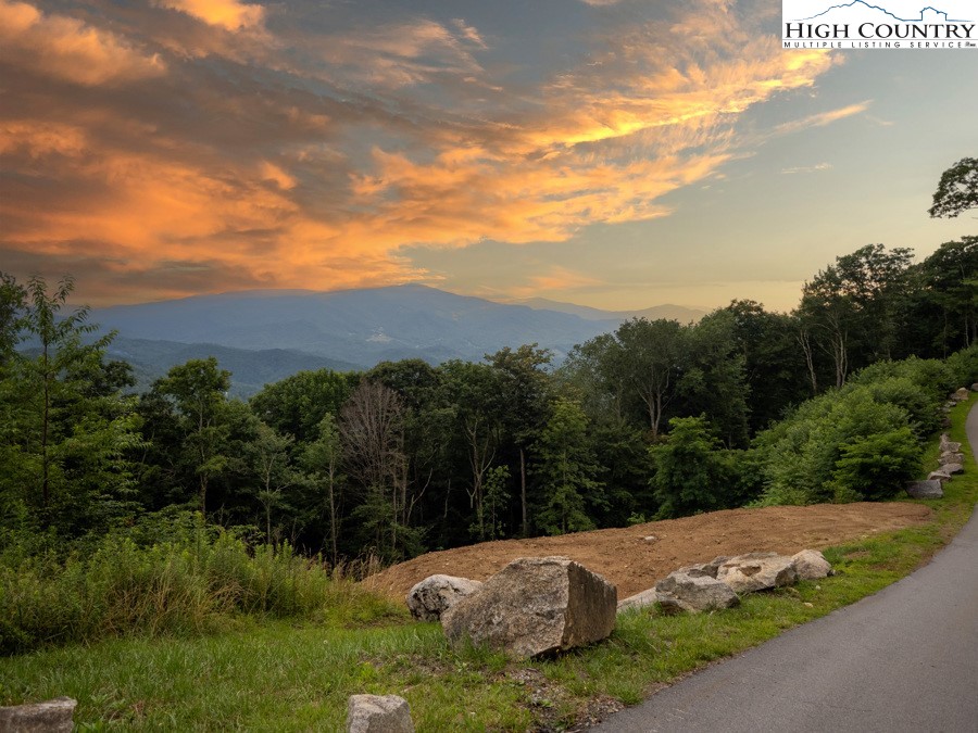 L58 Eagle Cliff Trail