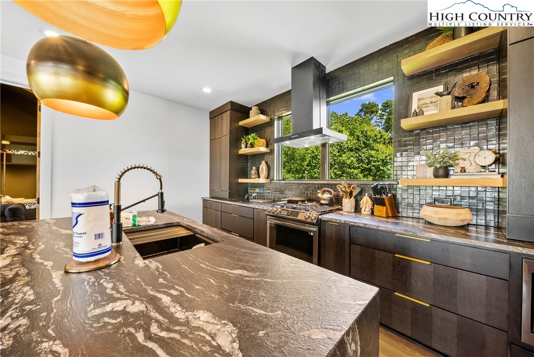 70 Fernwood Trail