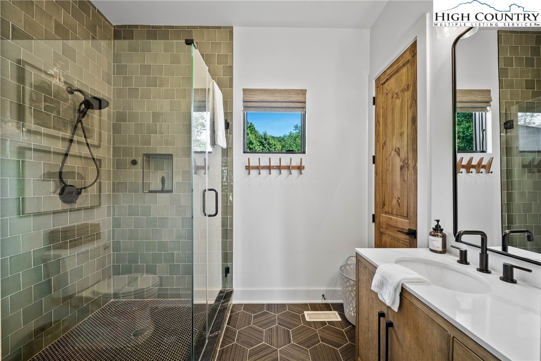 70 Fernwood Trail