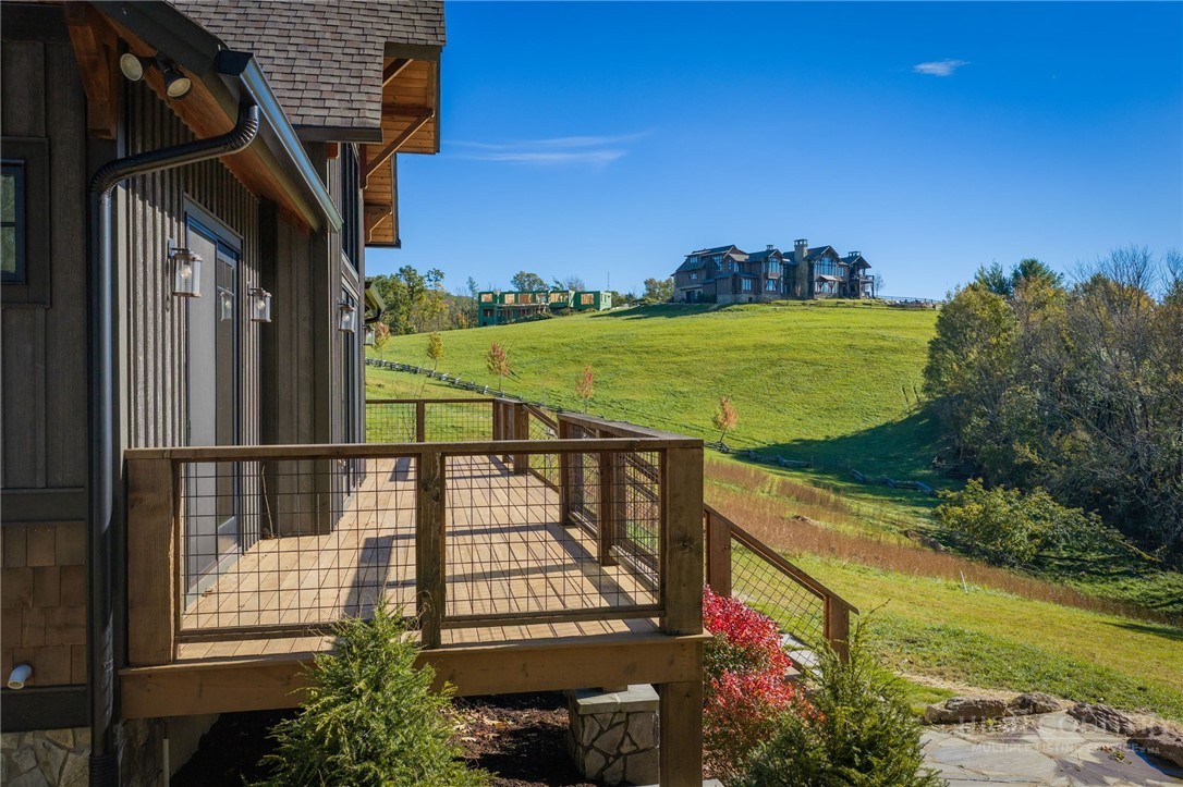 135 Vineyard Trail