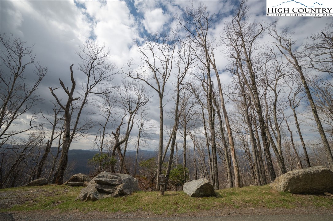 L-59 Eagle Cliff Trail