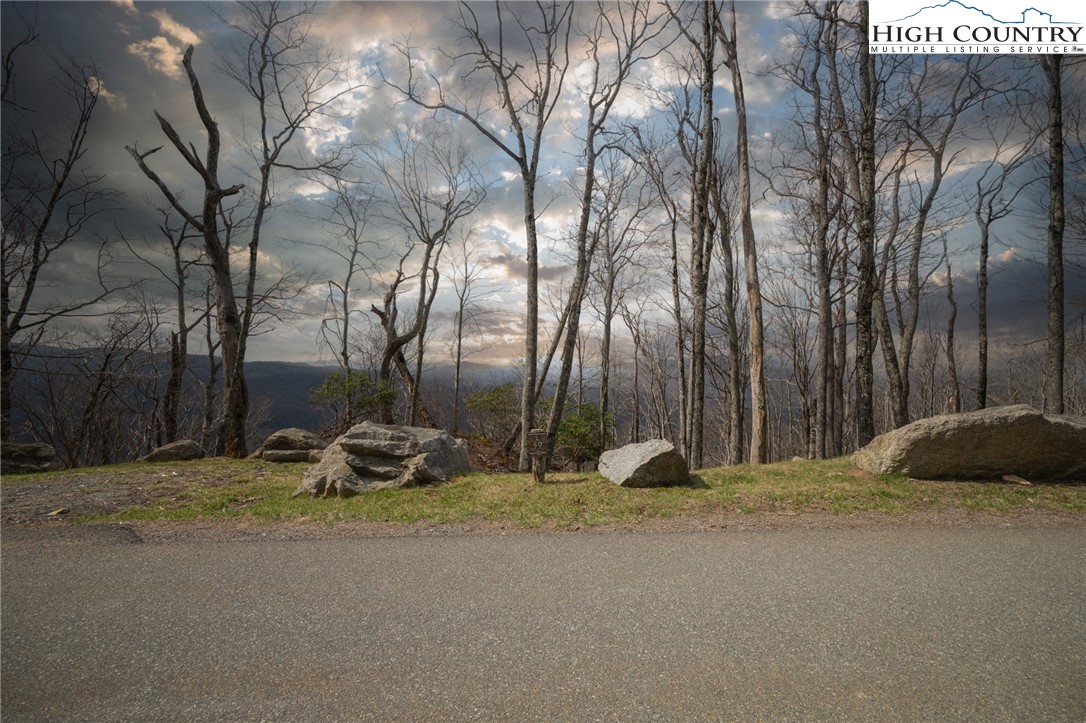 L-59 Eagle Cliff Trail